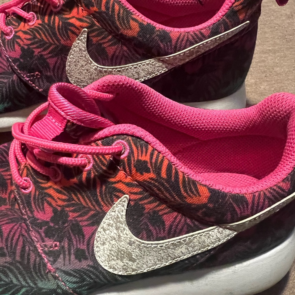 Nike Women's Athletic Sneakers in Pink & Teal Leaf Print - Picture 4 of 4